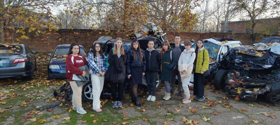 В Успенском районе сотрудники Госавтоинспекции организовали для учащихся автошколы мероприятие под названием «Краш-курс–экскурсия: последствия ДТП»