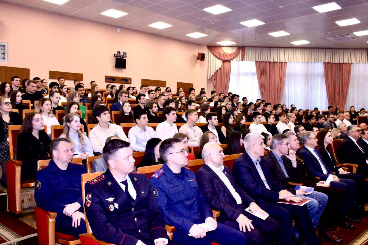 В Краснодаре состоялась Всероссийская научно-практическая конференция, посвященная 85-летию Заслуженного юриста Кубани Владимира Дмитриевича Зеленского