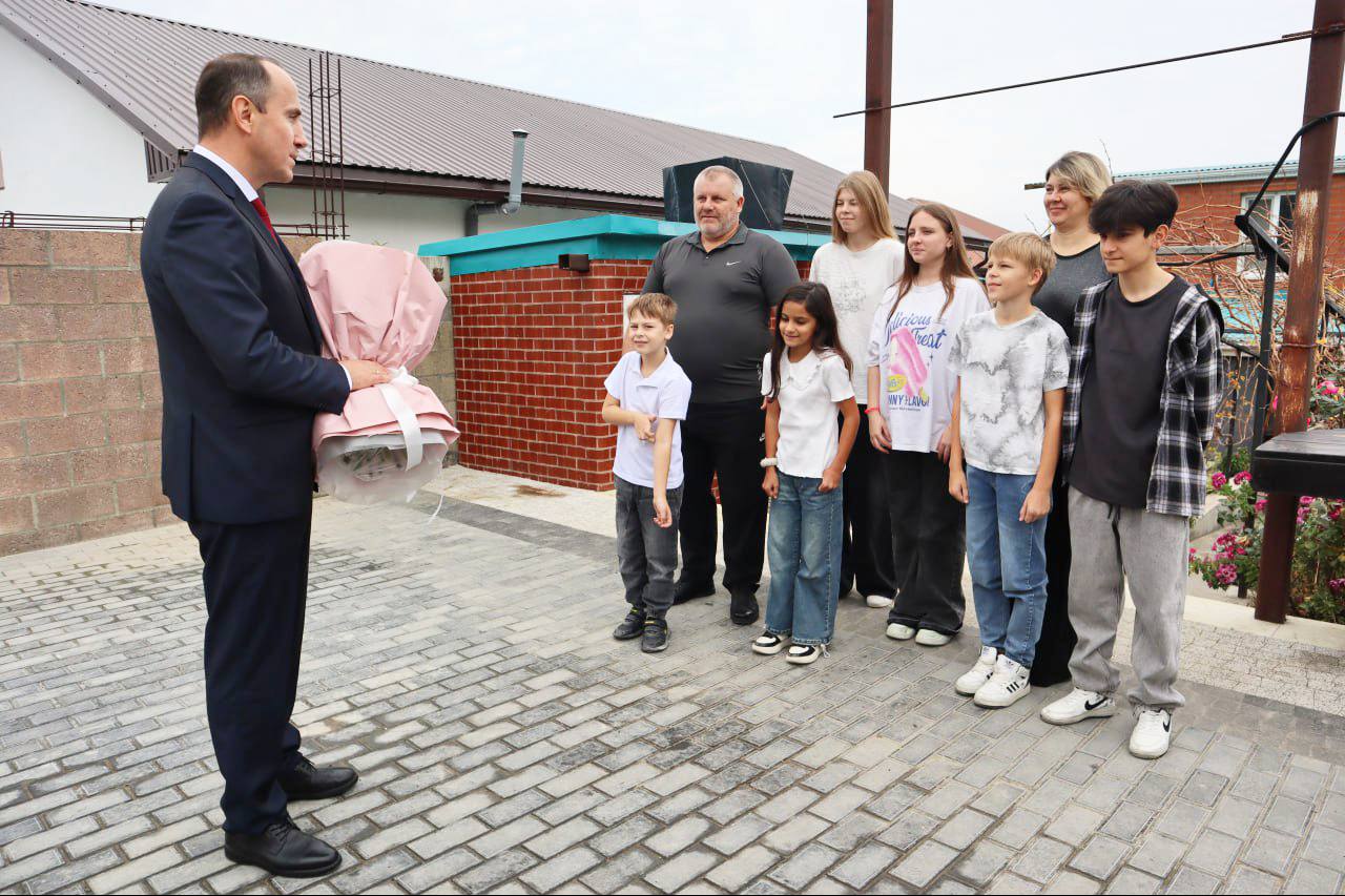 Алексей Богодистов: Побывал в гостях у семьи Пахомовых из Марьиной Рощи