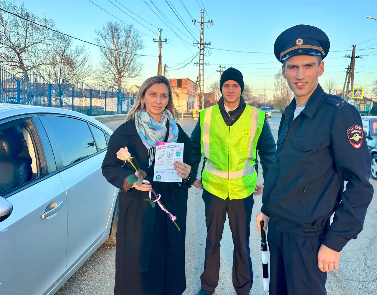 В Лабинском районе сотрудники Госавтоинспекции, при поддержке молодежного патруля, провели акцию «Мамы рулят безопасно», посвященную Дню матери В Лабинском районе сотрудники Госавтоинспекции, при поддержке молодежного патруля, провели акцию «Мамы рулят безопасно», посвященную Дню матери