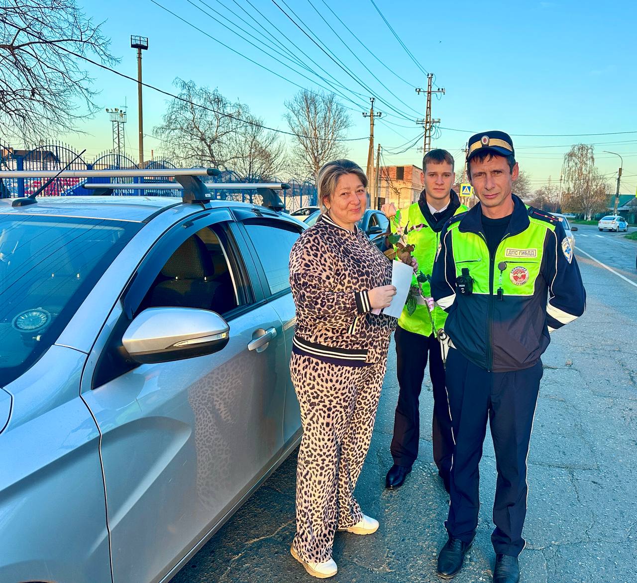 В Лабинском районе сотрудники Госавтоинспекции, при поддержке молодежного патруля, провели акцию «Мамы рулят безопасно», посвященную Дню матери