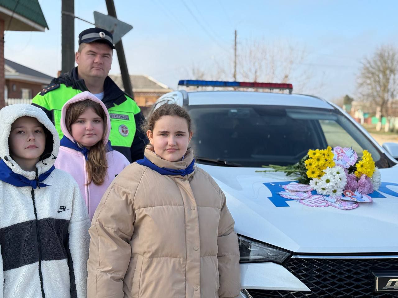 Сотрудники Госавтоинспекции Староминского района и ЮИДовцы средней школы №4 провели акцию «Пусть всегда будут Мамы!» Сотрудники Госавтоинспекции Староминского района и ЮИДовцы средней школы №4 провели акцию «Пусть всегда будут Мамы!»