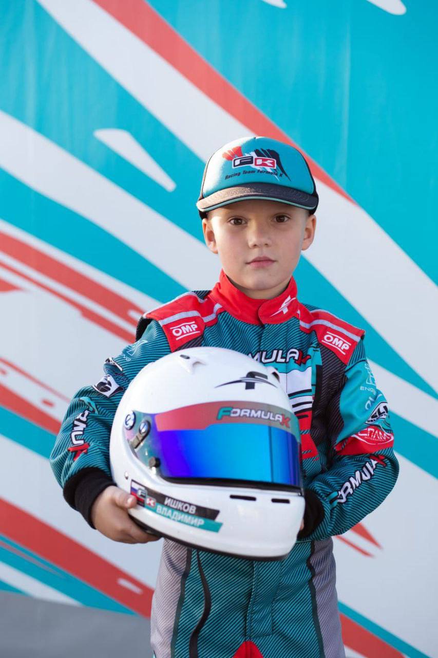 Владимиру Ишкову из Ейского района всего 7 лет, а он уже покоряет спортивный картинг в классе Микро! Владимиру Ишкову из Ейского района всего 7 лет, а он уже покоряет спортивный картинг в классе Микро!