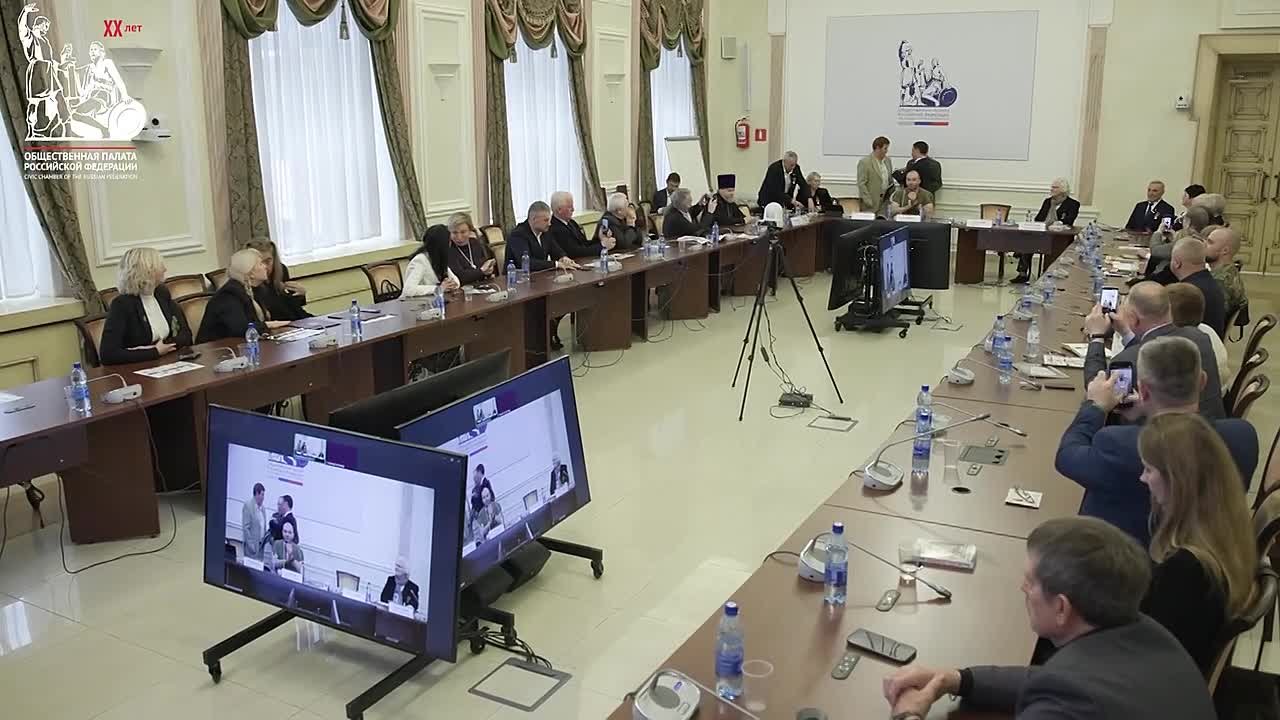 В ОП РФ прошла церемония награждения волонтеров медалью «За содействие СВО»