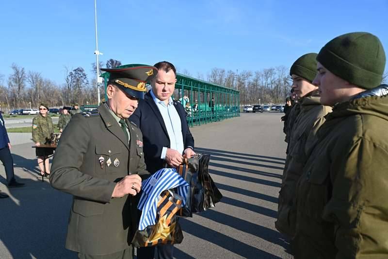 В Краснодарском высшем военном авиационном ордена Кутузова училище лётчиков имени Героя Советского Союза А.К. Серова состоялся круглый стол по вопросам патриотического воспитания молодежи