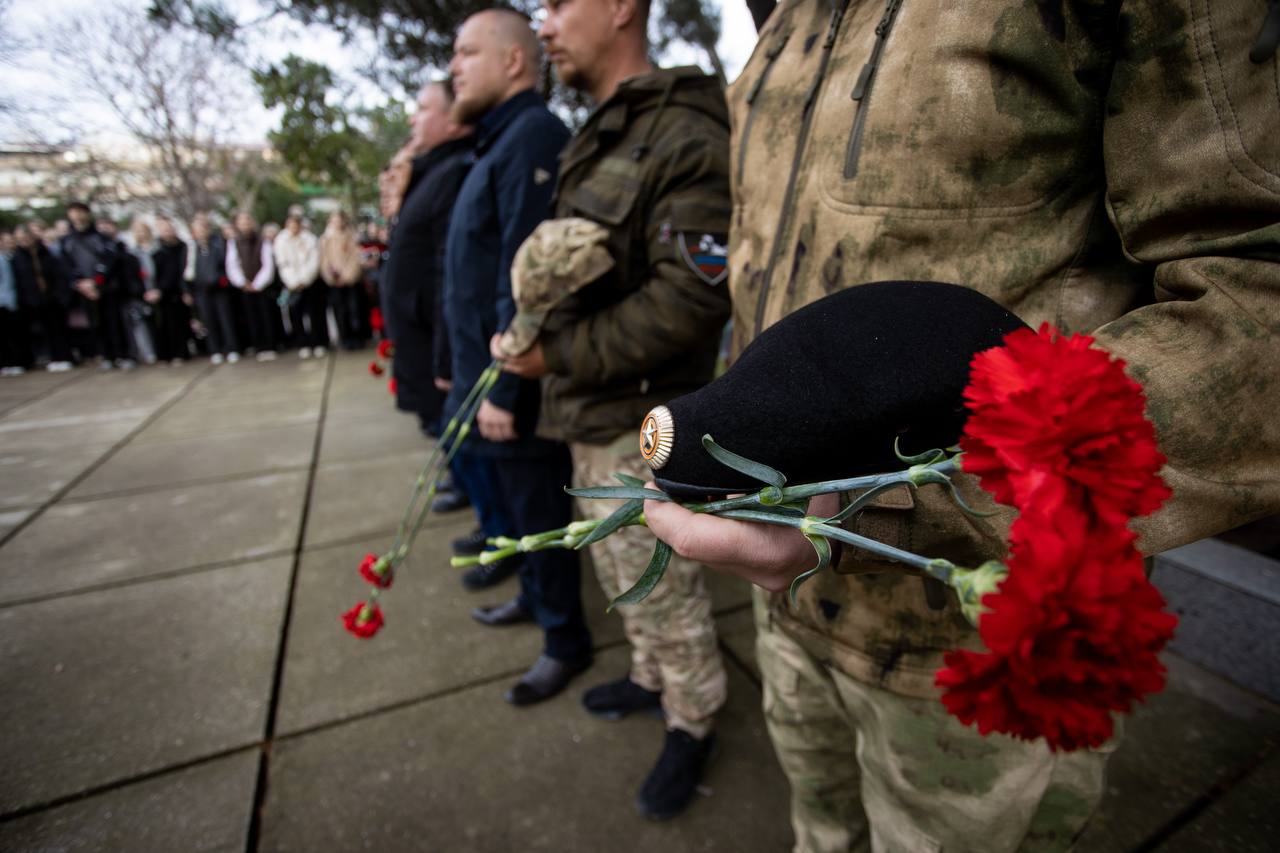 В День Неизвестного солдата анапчане почтили память павших защитников Отечества В День Неизвестного солдата анапчане почтили память павших защитников Отечества