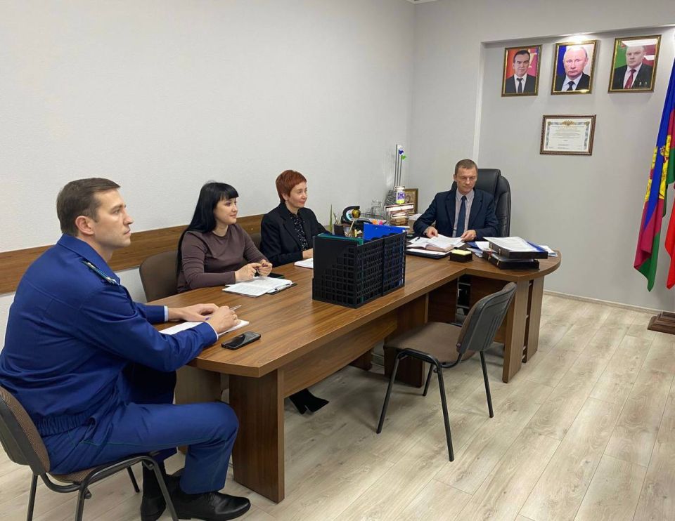 Исполняющим обязанности прокурора Новопокровского района Иваном Киселевым принято участие в сессии Совета Новопокровского сельского поселения Новопокровского района