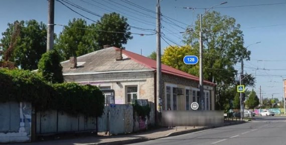 В Краснодаре старый дом забрали у хозяев по распоряжению городских властей