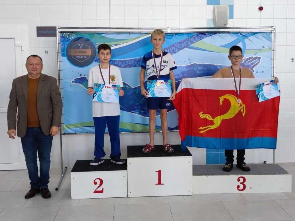 В станице Павловской прошли открытые соревнования по плаванию «День Стайера»