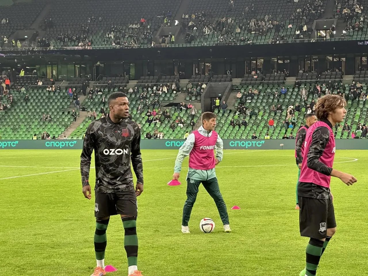 Эдуард Сперцян возглавил топ-10 самых результативных футболистов РПЛ Эдуард Сперцян возглавил топ-10 самых результативных футболистов РПЛ