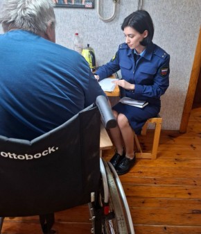 Лабинской межрайонной прокуратурой проведен выездной прием граждан по вопросам соблюдения прав инвалидов на льготное обеспечение лекарственными препаратами и техническими средствами реабилитации
