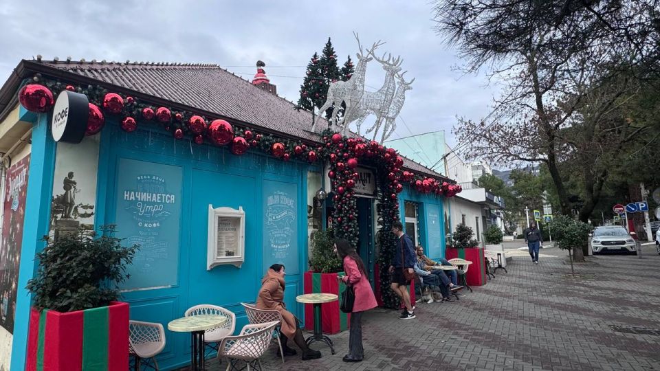 В Геленджике снова зажигаются новогодние огни — конкурс «Новогодний Геленджик» стартовал, и каждый может внести свой вклад в атмосферу праздника