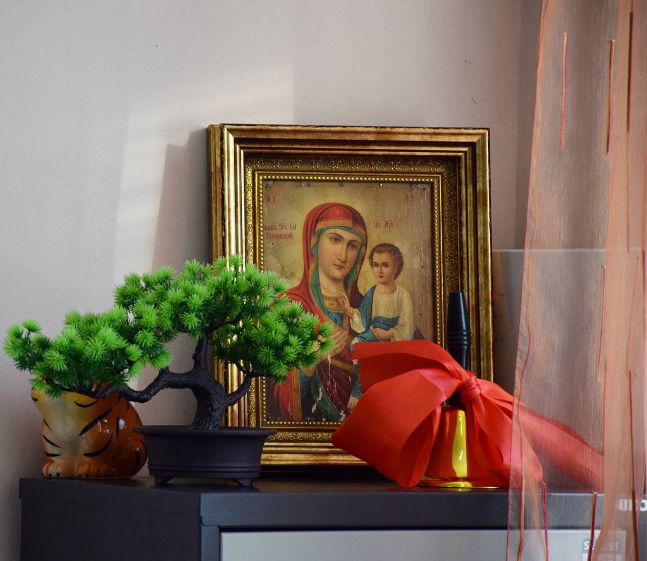 Рабочие нашли икону во время ремонта школы в станице Ирклиевской (Выселковский район)