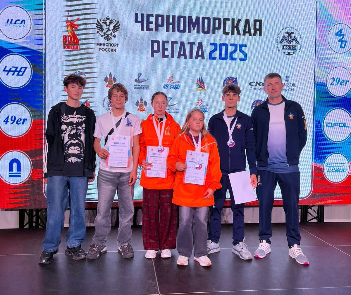 В Сочи завершилась Черноморская регата — традиционные соревнования по парусному спорту, которые собирают таланты со всей России уже более 40 лет В Сочи завершилась Черноморская регата — традиционные соревнования по парусному спорту, которые собирают таланты со всей России уже более 40 лет