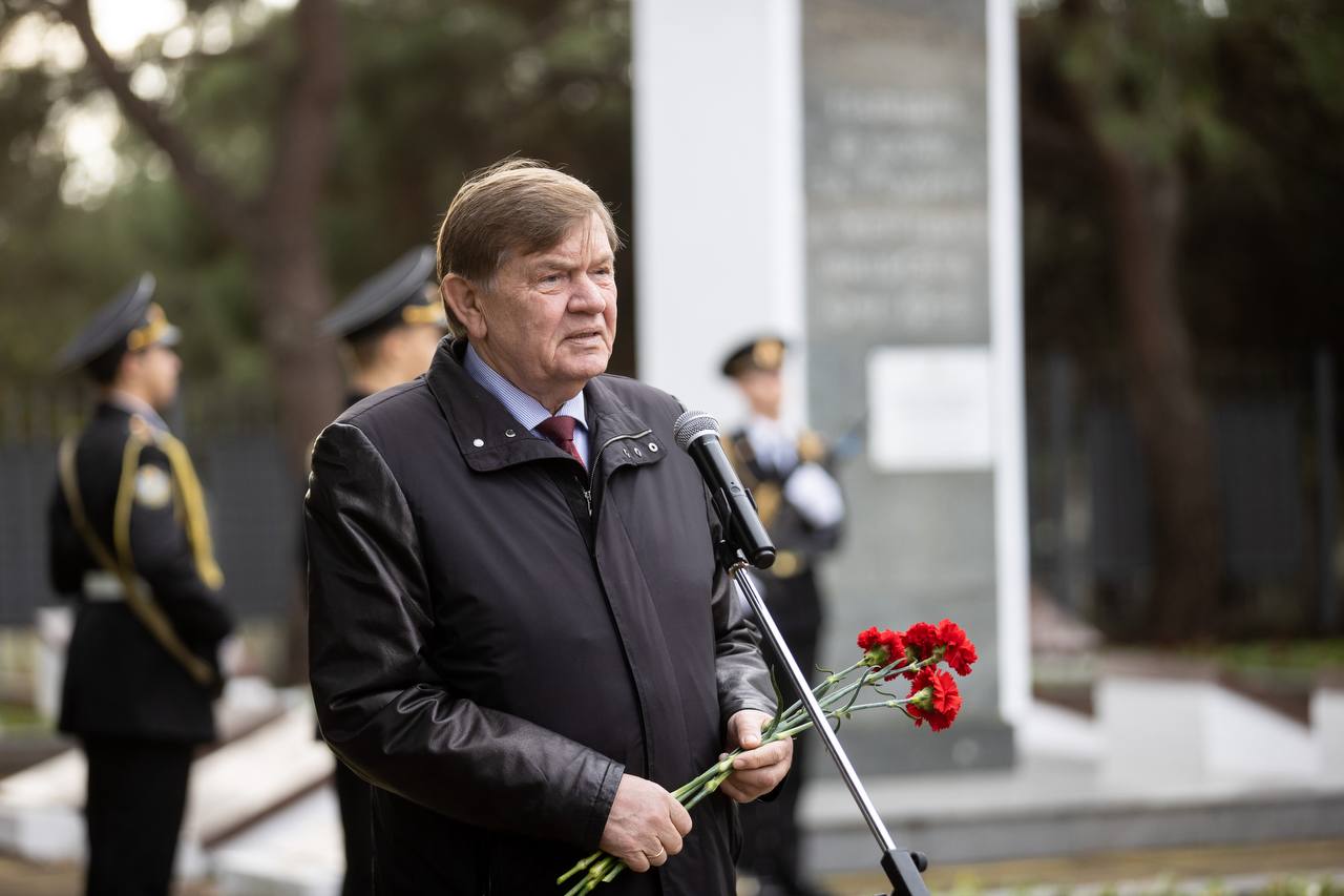 В День Неизвестного солдата анапчане почтили память павших защитников Отечества В День Неизвестного солдата анапчане почтили память павших защитников Отечества