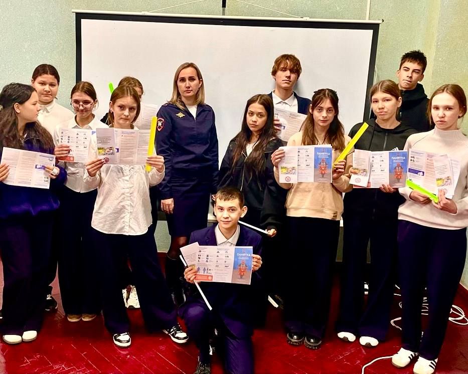 Сотрудники Госавтоинспекции Тихорецкого района совместно с работниками Дома культуры станицы Новорождественской провели профилактическое мероприятие «Я выбираю безопасность»