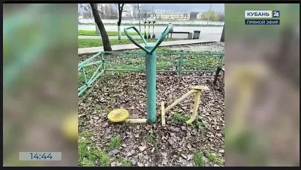 Андрей Кравченко: На «Прямую линию» с Губернатором Кубани Вениамином Ивановичем Кондратьевым от жительницы Новороссийска поступил вопрос по благоустройству площадки на улице Видова, 168