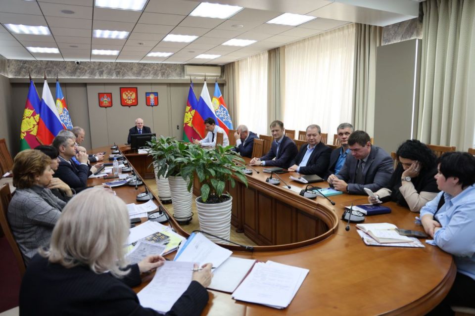 Андрей Харченко: Вместе с коллегами внимательно следим за прямой линией Губернатора Краснодарского края Вениамина Ивановича Кондратьева