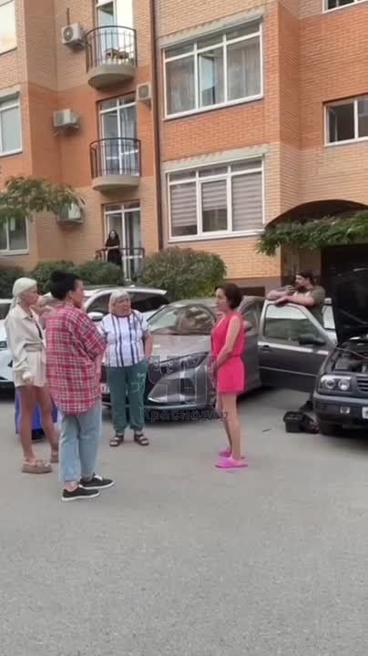 Дамочку, которая кричала, что ненавидит русских, лишат российского гражданства