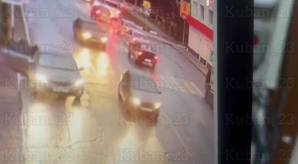 В Славянске-на-Кубани водитель мотоцикла сбил пенсионерку и скрылся