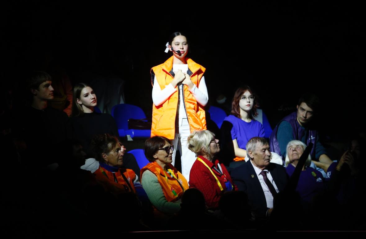 Вениамин Кондратьев наградил добровольцев Краснодарского края Вениамин Кондратьев наградил добровольцев Краснодарского края