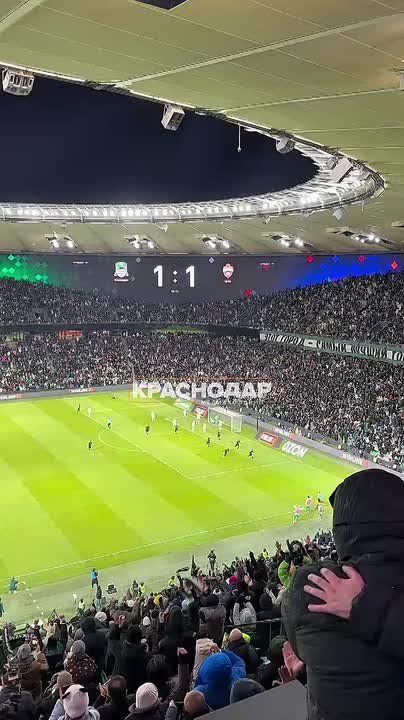 Быки вырываются вперёд. После перерыва горожане сразу показывают, кто хозяин поля