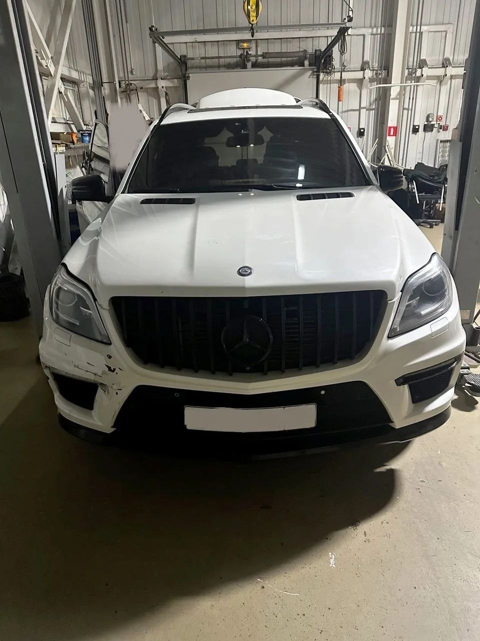 Контрабанду в 1,5 тысячи пачек сигарет таможенники нашли в Мерседесе Контрабанду в 1,5 тысячи пачек сигарет таможенники нашли в Мерседесе