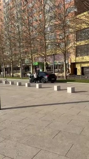 Джон Кордоба притормозил, чтобы пообщаться с фанатами