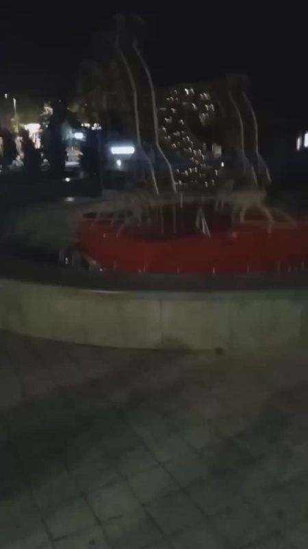 А жителей Анапы возмущает украшение напротив администрации