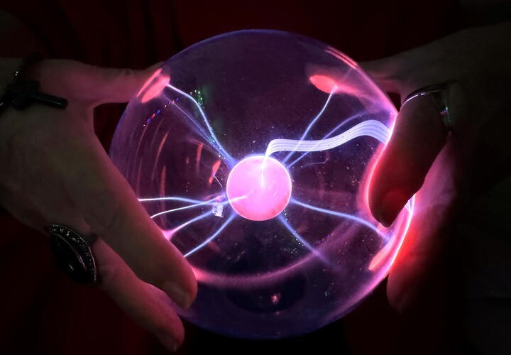 МВД предупредило, что мошенники принялись обманывать людей на гороскопах