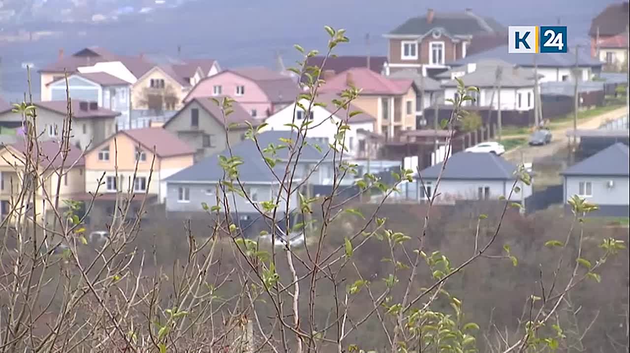 На мусорном полигоне под Новороссийском борются с пожаром: площадь возгорания составляет около 200 м2