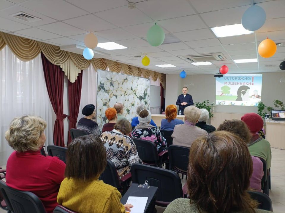 Участковые уполномоченные полиции провели профмероприятия в Карасунском округе и микрорайоне Гидростроителей Краснодара