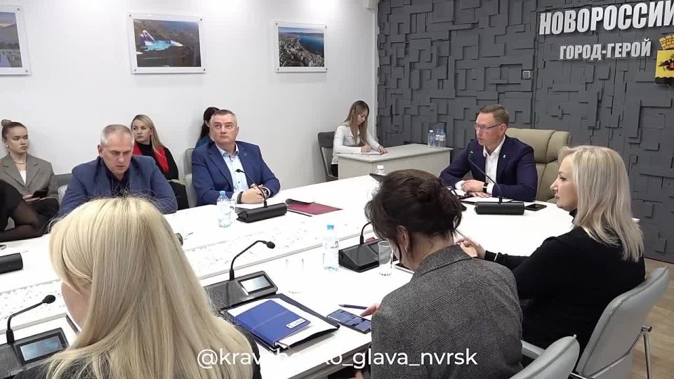 Андрей Кравченко: На планерном совещании:. 5 декабря на «Прямую линию» Губернатора Кубани Вениамина Ивановича Кондратьева от новороссийцев поступило 201 обращение по 207 вопросам