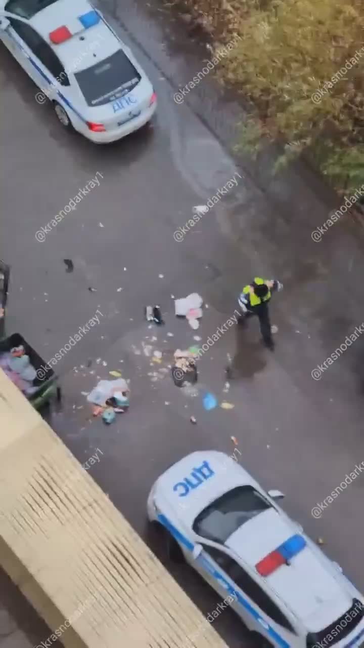 Мусоровоз сбил 89-летнюю женщину на улице Мусорского