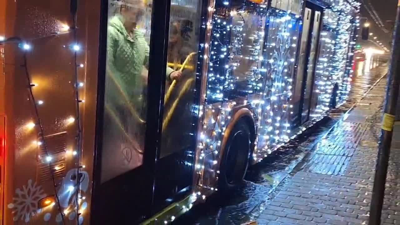 Не на оленях, но с огнями. Новогодний транспорт в полном составе выйдет на маршруты в Краснодаре уже завтра