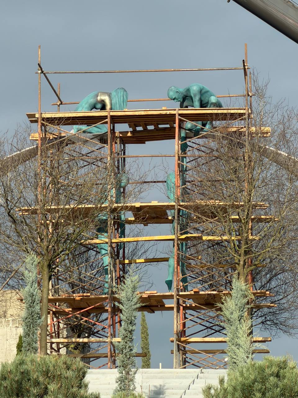 Два человека повисли над пропастью в парке «Краснодар» Два человека повисли над пропастью в парке «Краснодар»