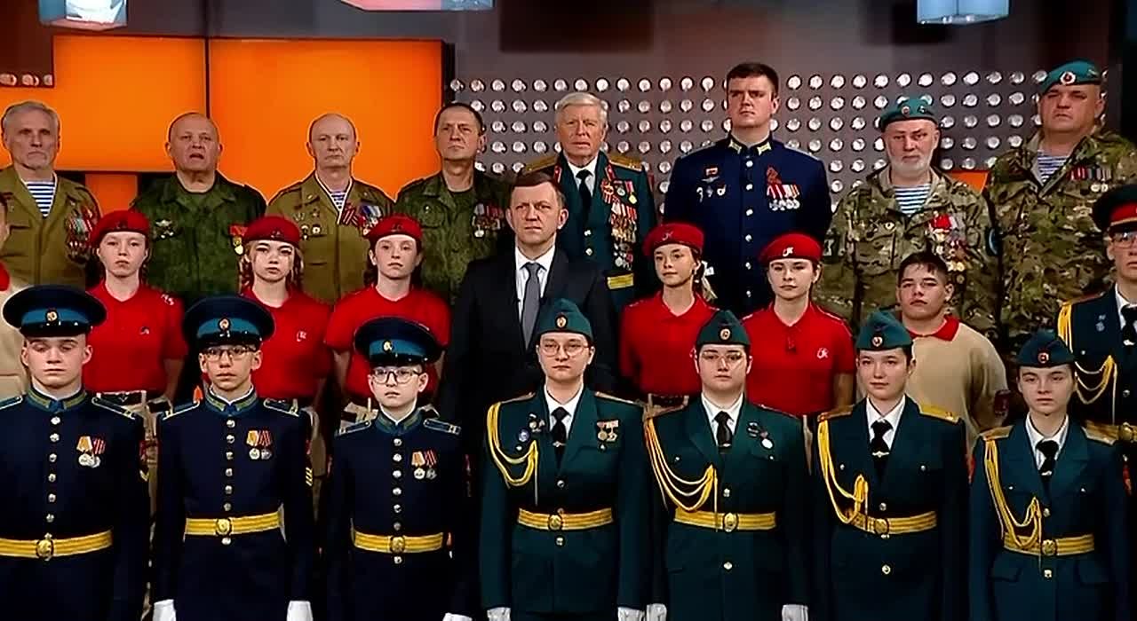 Евгений Наумов поздравил жителей Краснодара с Днём Героев Отечества