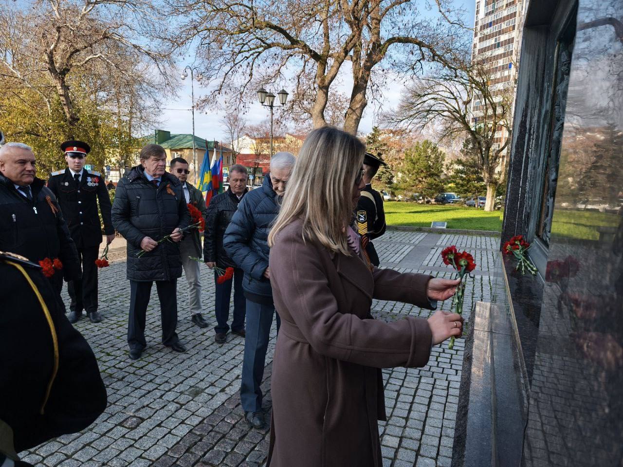 В Анапе почтили память погибших солдат, защищавших Родину в различные периоды времени В Анапе почтили память погибших солдат, защищавших Родину в различные периоды времени