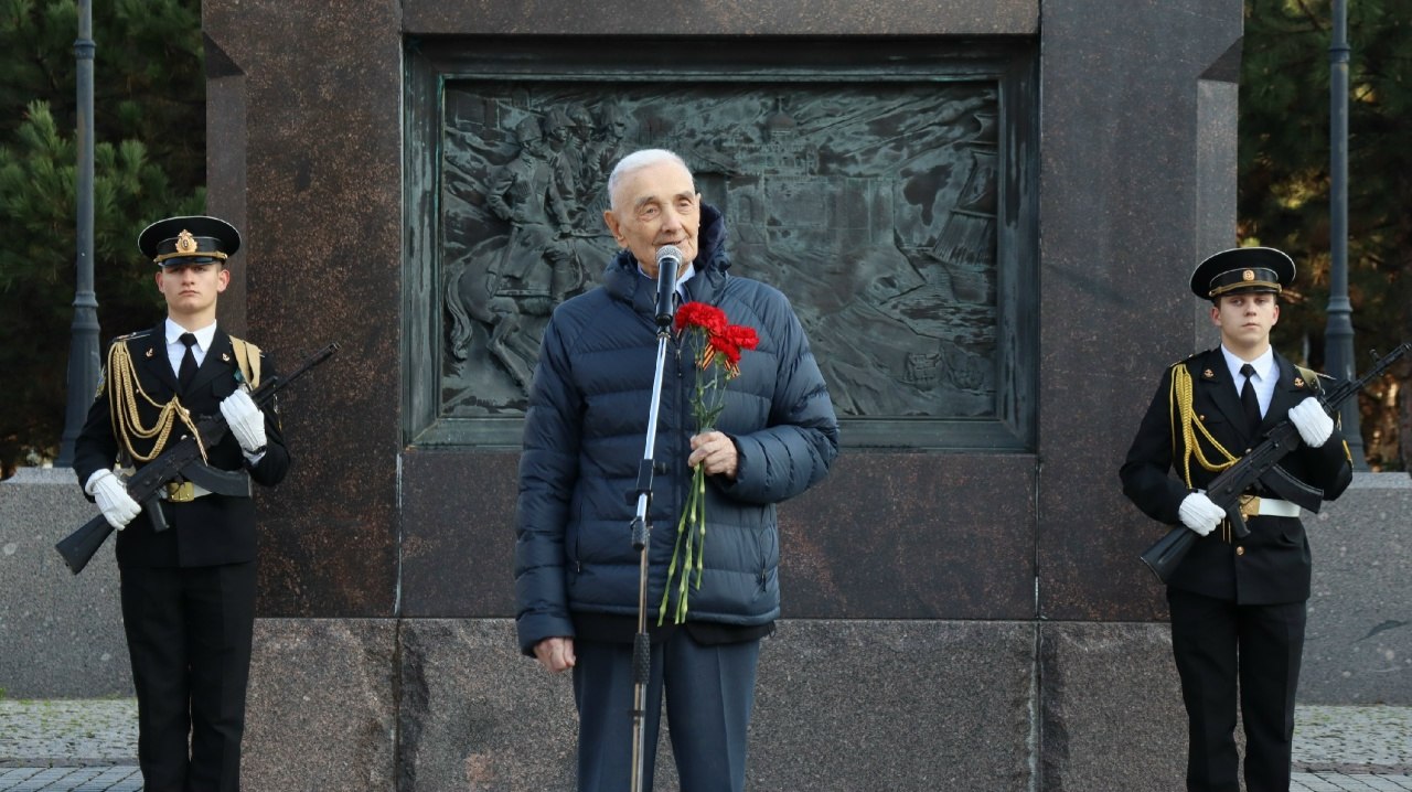 В Анапе почтили память погибших солдат, защищавших Родину в различные периоды времени В Анапе почтили память погибших солдат, защищавших Родину в различные периоды времени