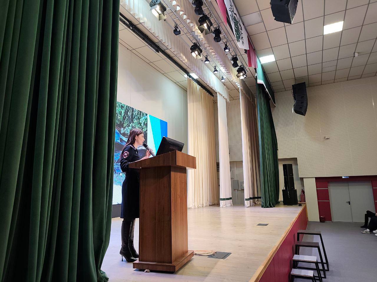 Госавтоинспекция усиливает профилактику ДТП среди старшеклассников Госавтоинспекция усиливает профилактику ДТП среди старшеклассников