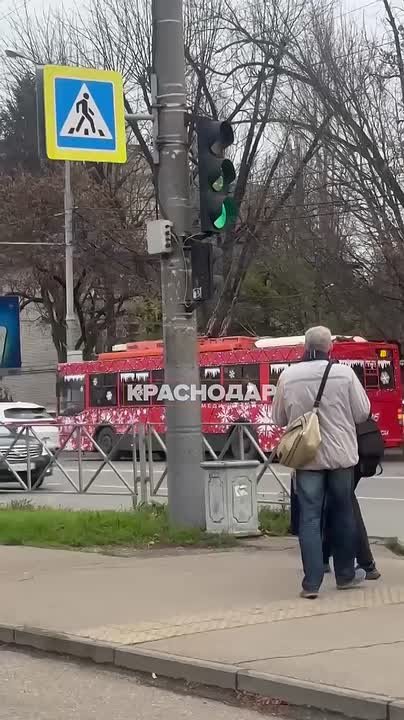 В Краснодаре уже замечен новогодний транспорт