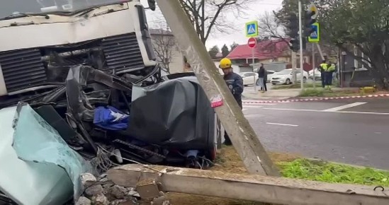 В г. Краснодаре в результате ДТП погиб 59-летний водитель автомобиля «Тойота»