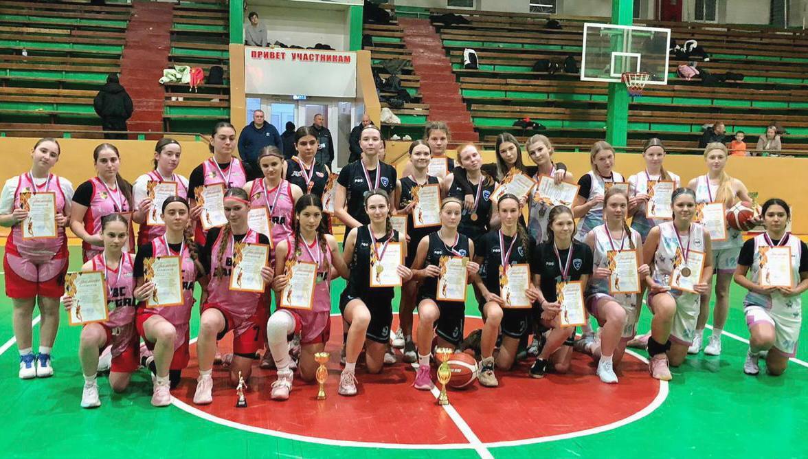 С 4 по 7 декабря в спортивном комплексе «Юность» проходил традиционный турнир по баскетболу, посвященный памяти первого директора ДЮСШ по баскетболу, заслуженного работника физической культуры Кубани – Георгия Николаевича...