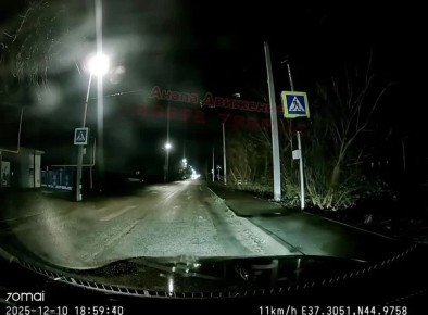 Ребенок едва не попал под машину в Анапе