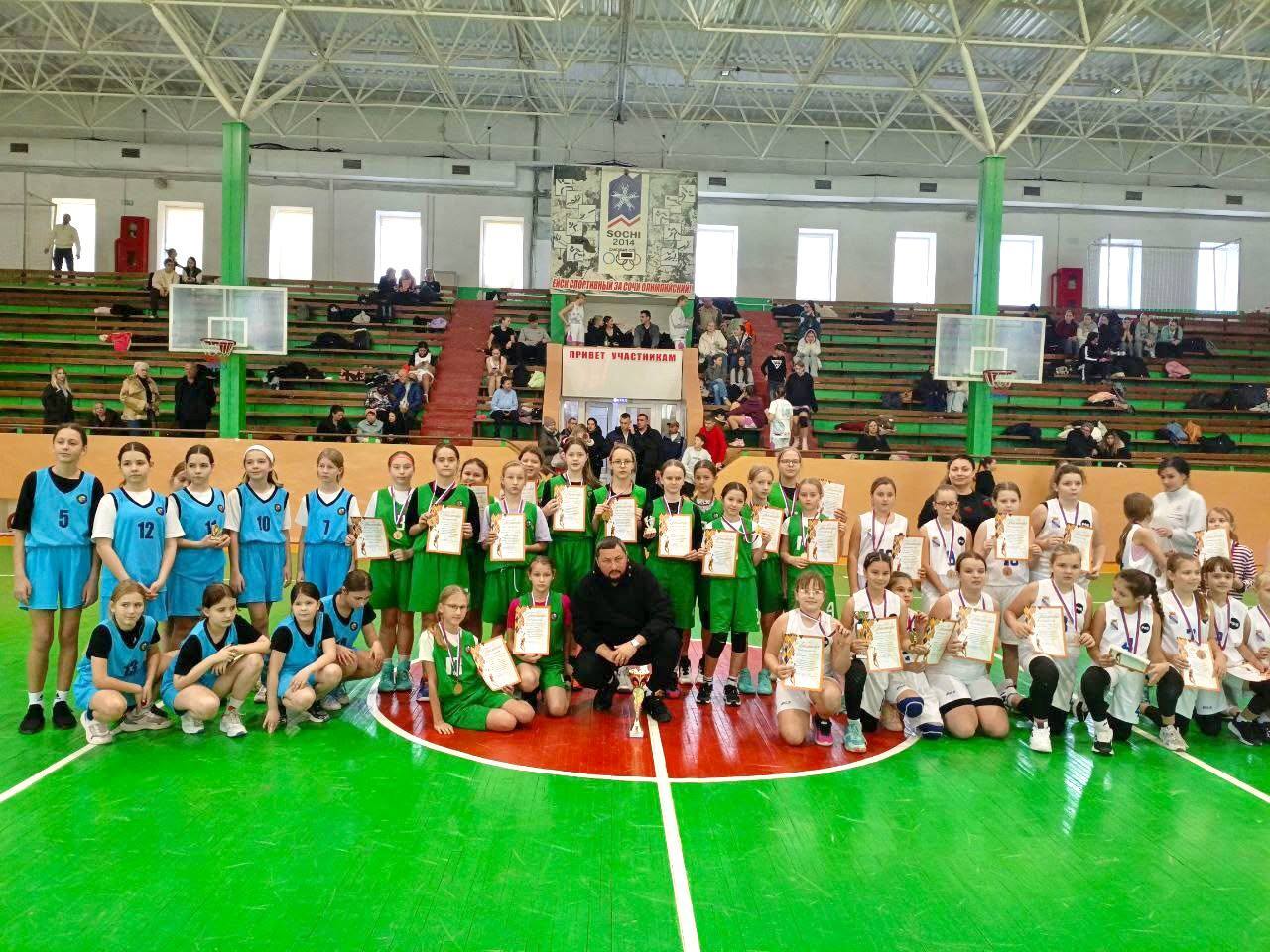 С 4 по 7 декабря в спортивном комплексе «Юность» проходил традиционный турнир по баскетболу, посвященный памяти первого директора ДЮСШ по баскетболу, заслуженного работника физической культуры Кубани – Георгия Николаевича... С 4 по 7 декабря в спортивном комплексе «Юность» проходил традиционный турнир по баскетболу, посвященный памяти первого директора ДЮСШ по баскетболу, заслуженного работника физической культуры Кубани – Георгия Николаевича...