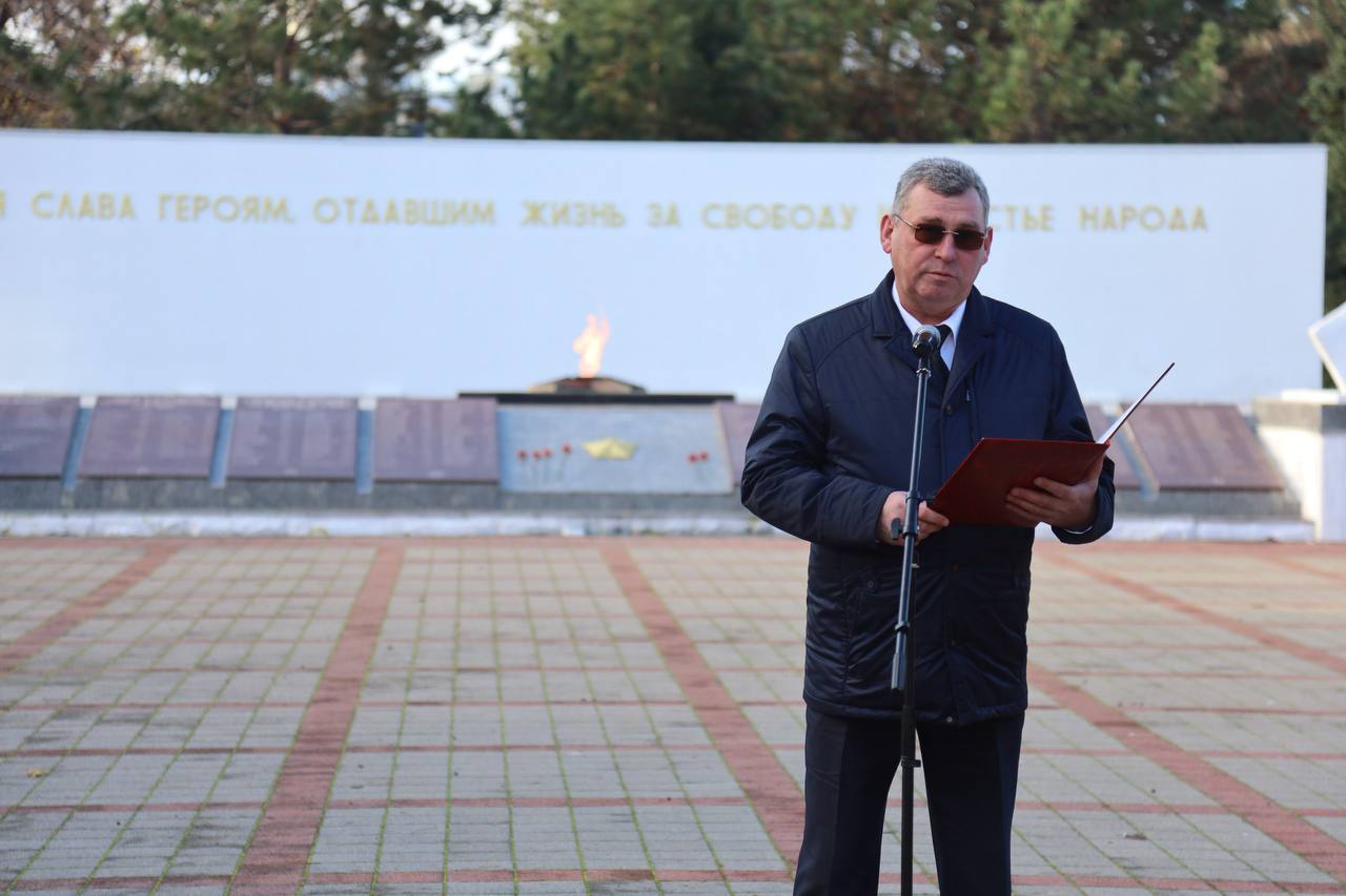 В Анапе почтили память воинов, погибших в Чечне В Анапе почтили память воинов, погибших в Чечне