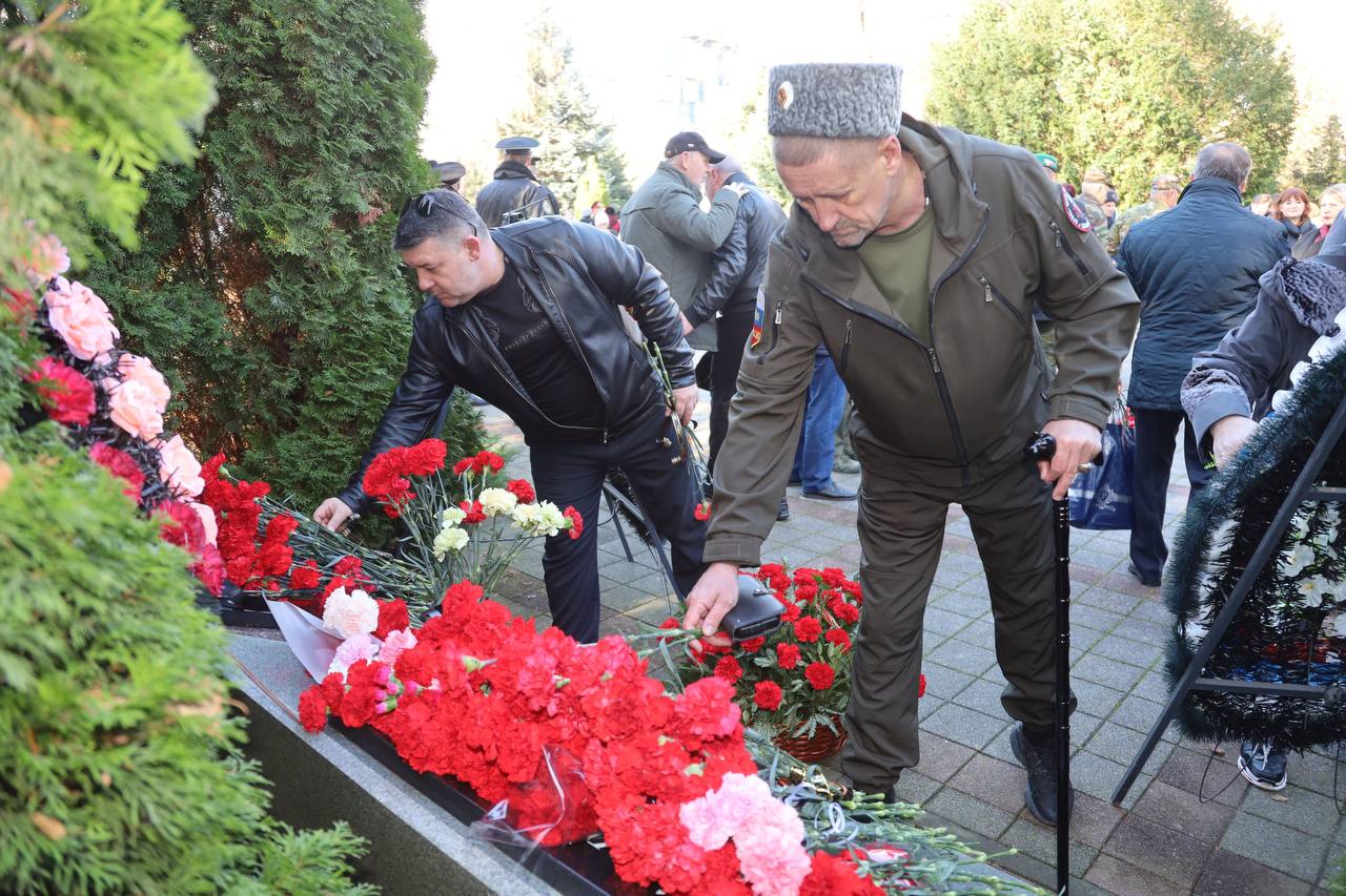 В Анапе почтили память воинов, погибших в Чечне В Анапе почтили память воинов, погибших в Чечне