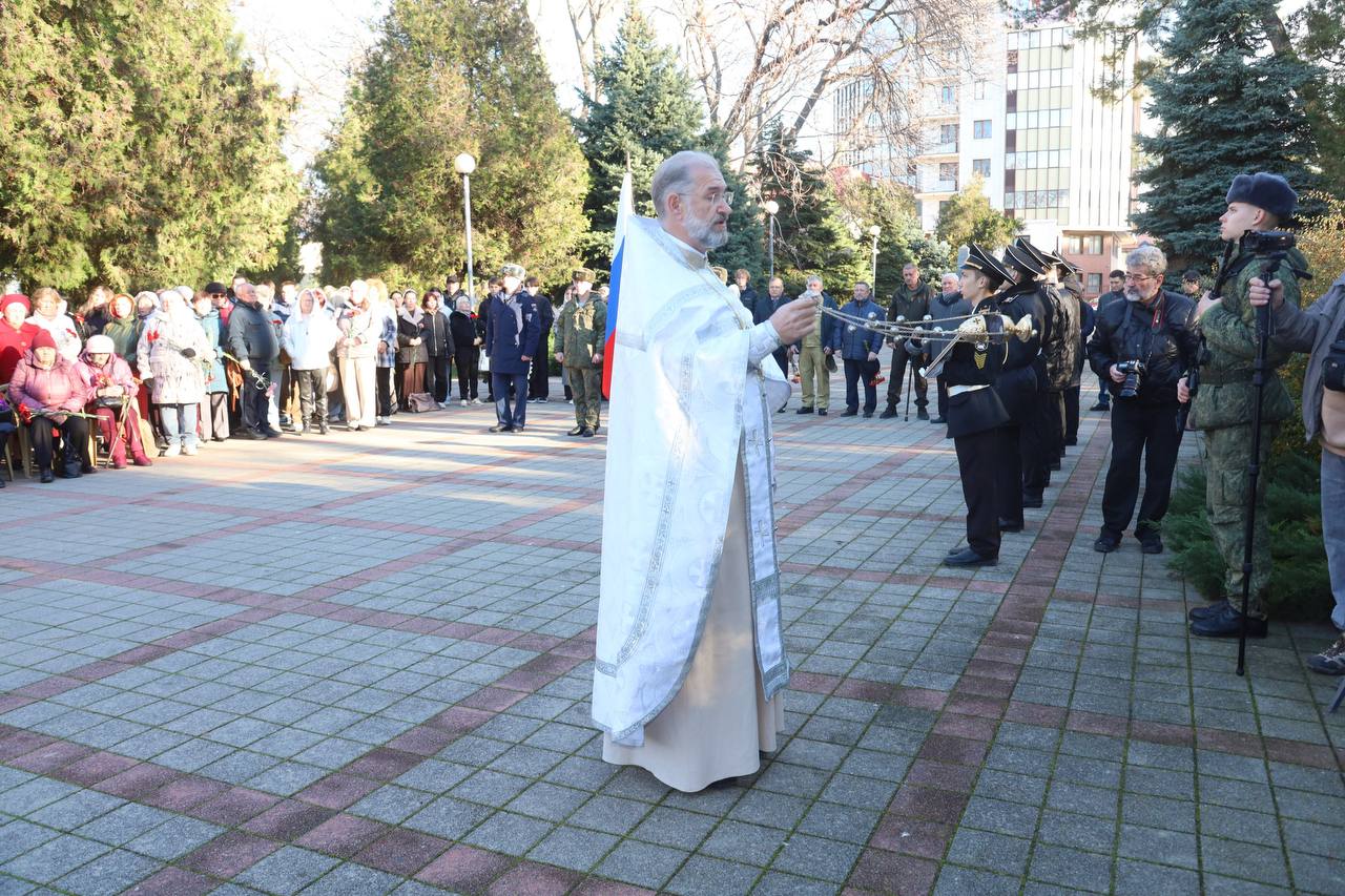 В Анапе почтили память воинов, погибших в Чечне В Анапе почтили память воинов, погибших в Чечне