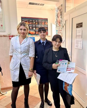 В Лабинском районе сотрудники Госавтоинспекции провели профилактические беседы с посетительницами женской консультации