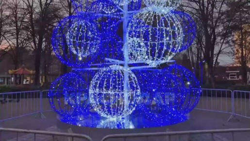 Пожалуй, самая футуристичная ёлка в Краснодаре!